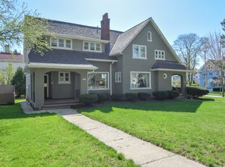 1604 N 72nd St, Wauwatosa, WI 53213
