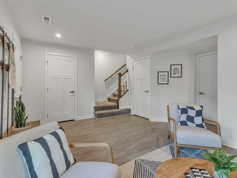 1011 Tannin Dr — Photo 6