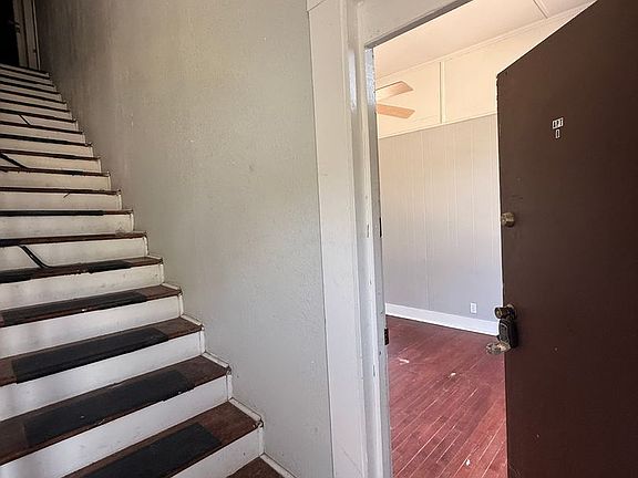 2nd image of 1027 Boulevard St Unit B