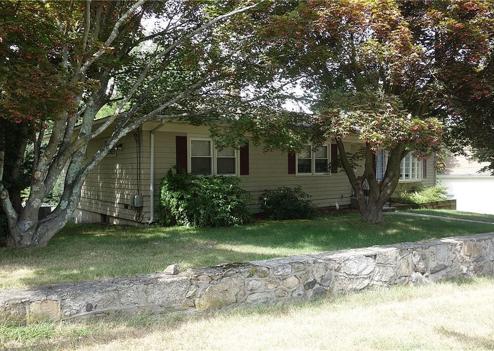 1st image of 101 Borden Ave