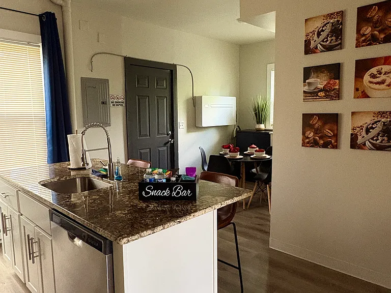 Bethune Lofts — Photo 27