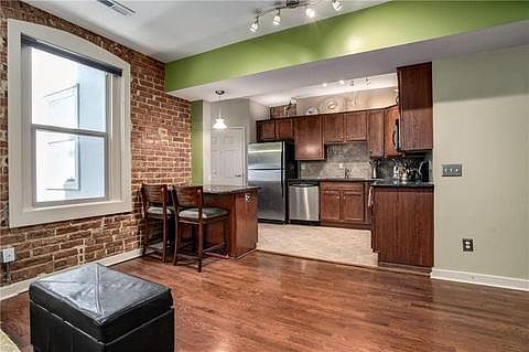 5th image of 200 E 43rd St APT 205