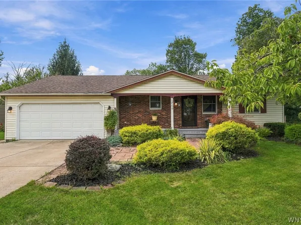 5866 Lakecrest Dr, Lake View, NY 14085