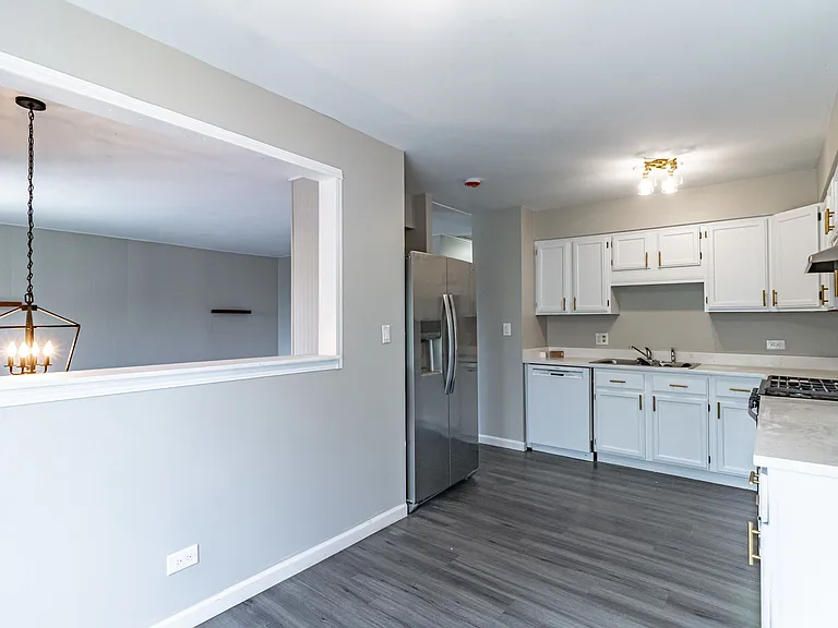 4239 Continental Dr — Photo 8