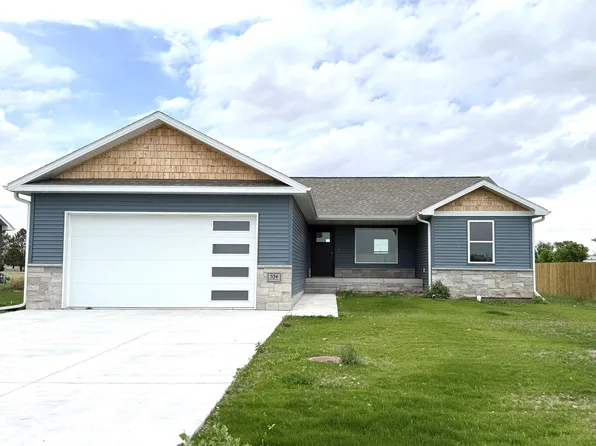 534 E 3rd St, Imperial, NE 69033