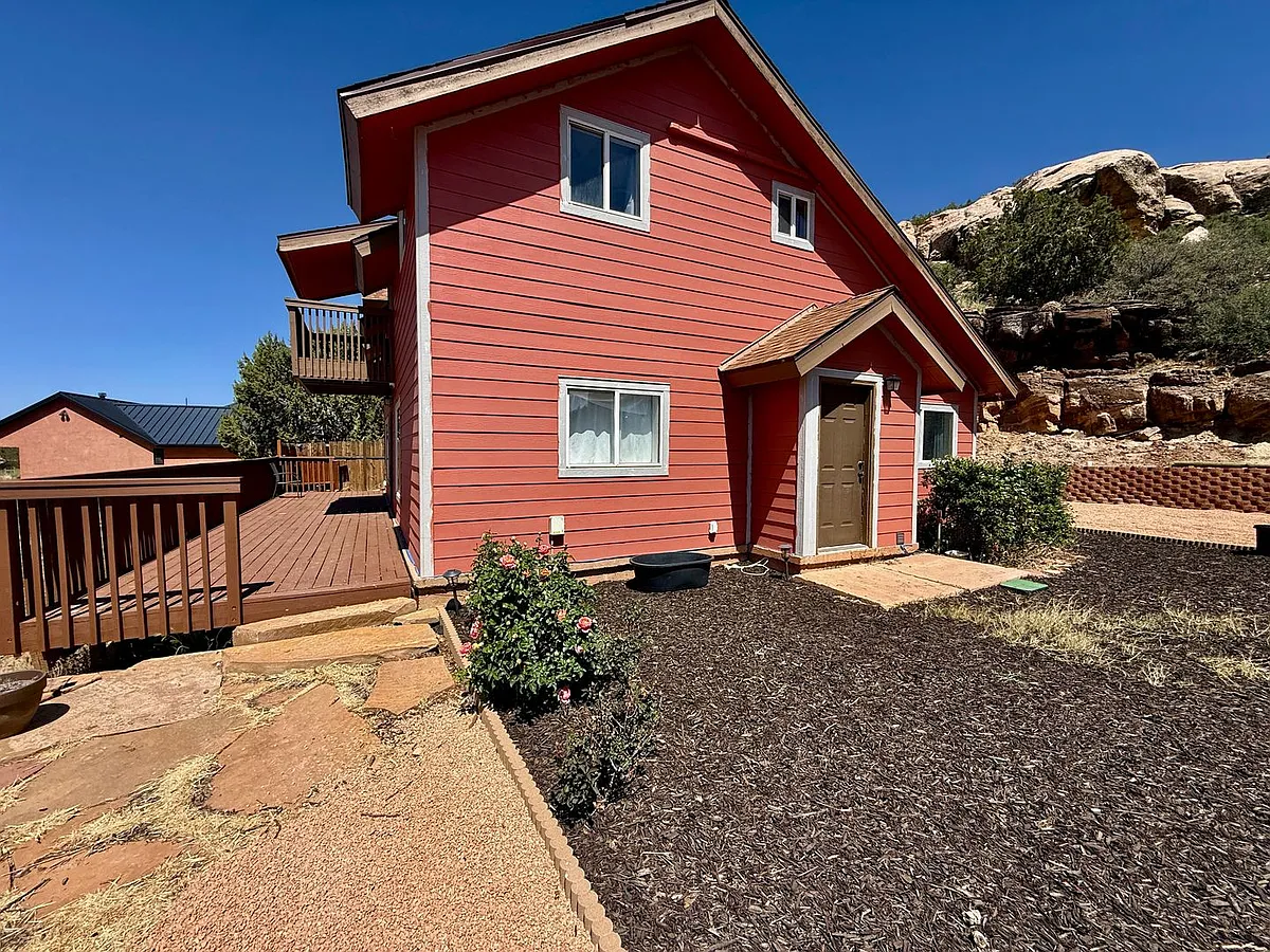 Building Photo - 1404 N Rome Way