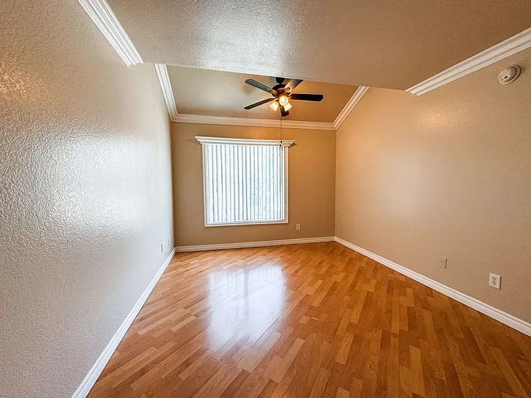 Alcantara Home Apts — Photo 56