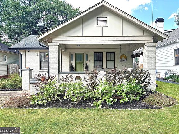 2nd image of 372 Morgan Pl SE