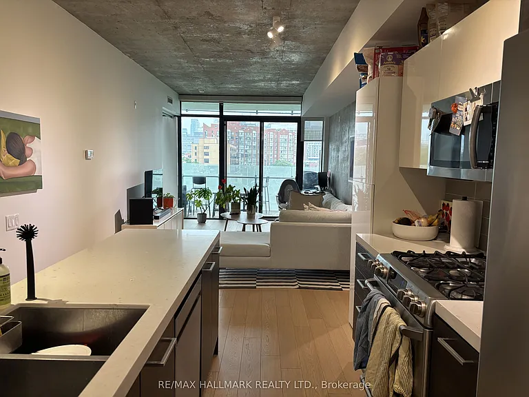 25 Stafford St #612 — Photo 6