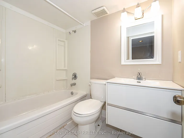 382 Elgin Mills Rd W — Photo 42