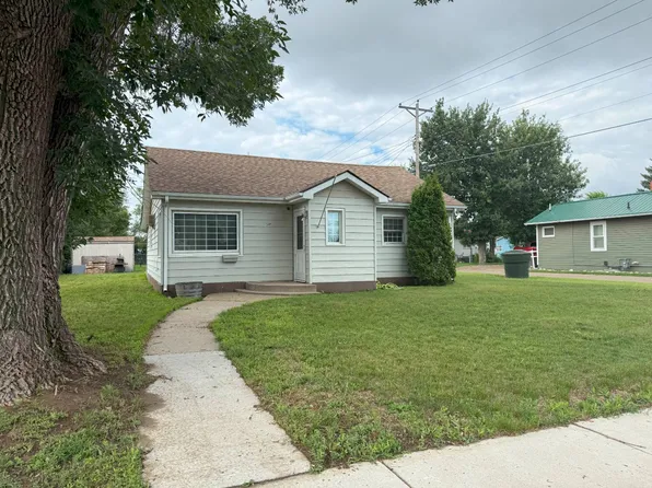 310 4th St SW, Sidney, MT 59270