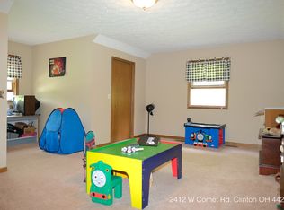 2412 W Comet Rd, Clinton, OH 44216