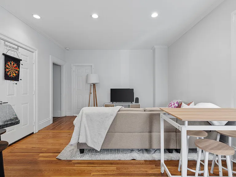 536 E 4th St #2 — Photo 7