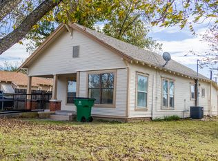 610 W Grand Ave, Comanche, TX 76442