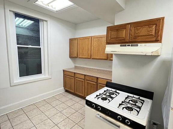 5th image of 3824 S Emerald Ave #1F