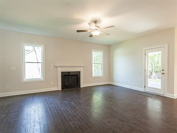 5th image of 103 White Ash Dr
