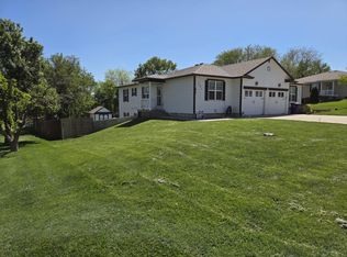 301 Kimberly Ln, Chapman, KS 67431