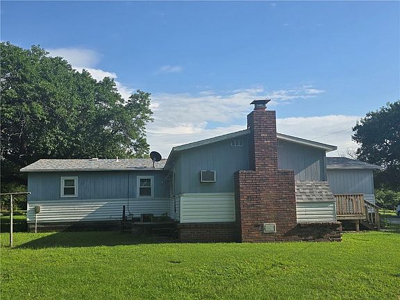 3rd image of 1301 E Charles St