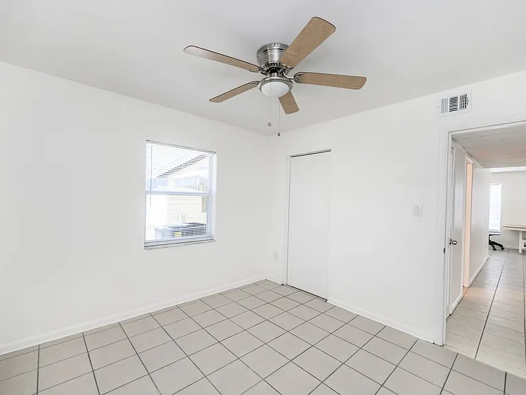 510 Sharon Cir — Photo 27
