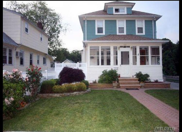 Beautiful 1920 Colonial