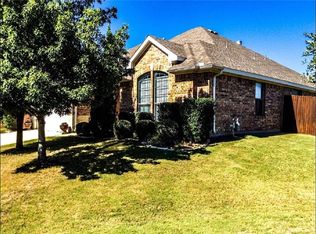 24 Beechcreek Dr, Edgecliff Village, TX 76134