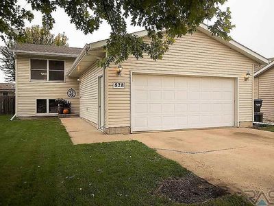 828 S Suburban Dr, Sioux Falls, SD, 57110