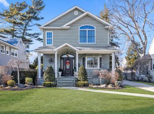 49 Grant Ave, East Rockaway, NY 11518