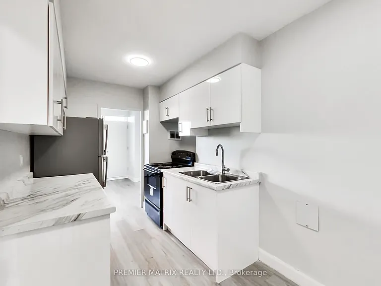 65 Thorncliffe Park Dr #907 — Photo 20