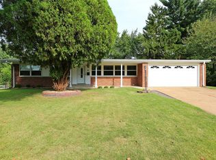 4 Filly Ct, Florissant, MO 63033