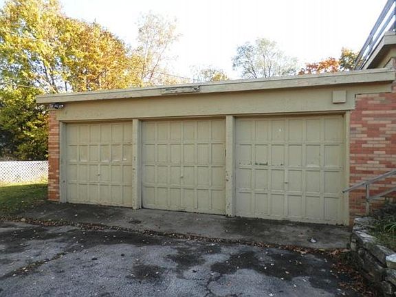 2nd image of 5512 N Bethmaur Ln