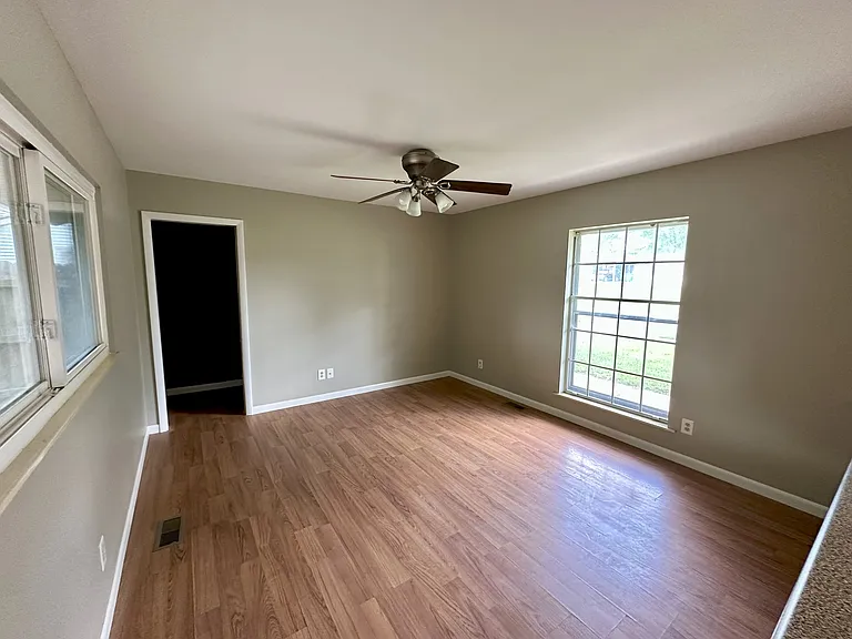 227 Creekwood Dr — Photo 13