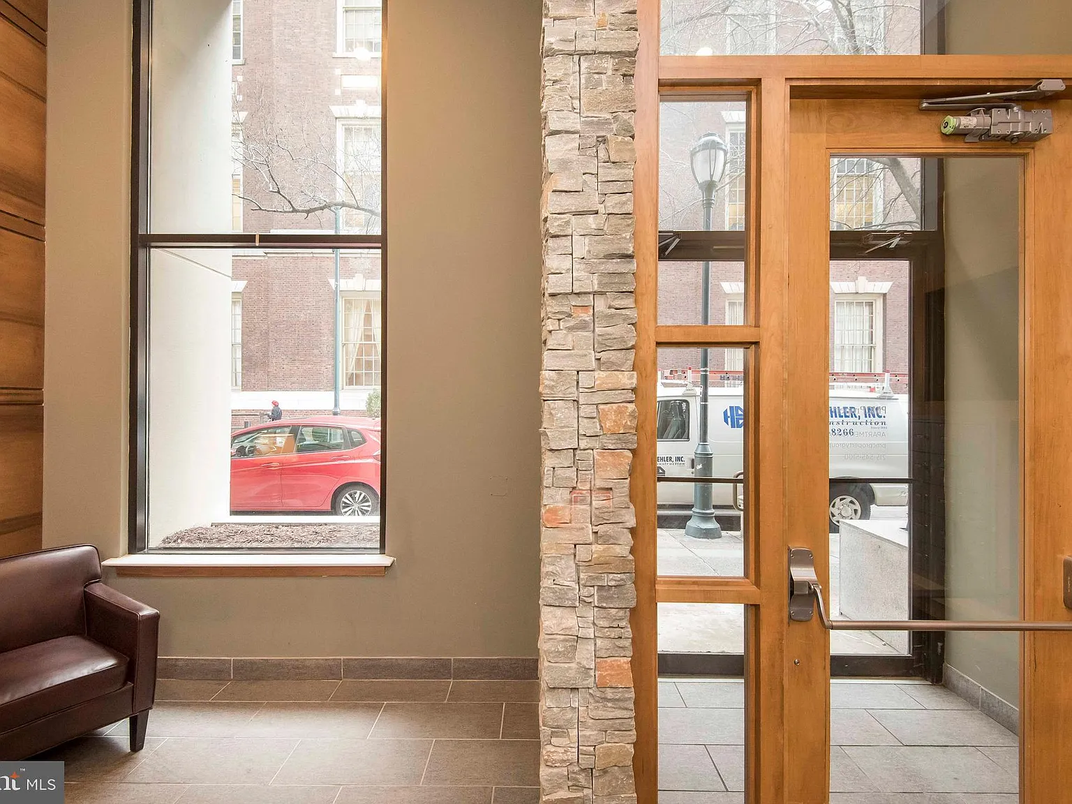 2 bed, 754 sqft, $2,720 — Photo 3