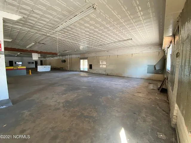 4392 Lee St #1 — Photo 15