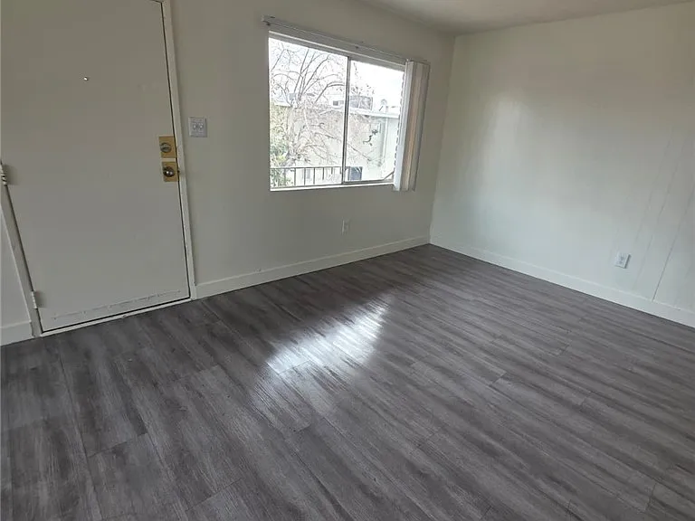 1107 E Desert Inn Rd #9 — Photo 4