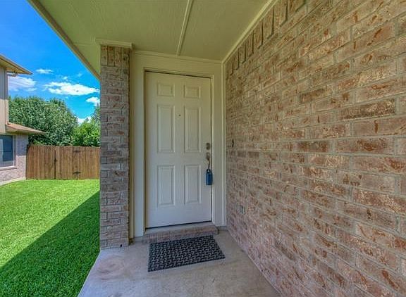 3rd image of 1307 Fairlawn Dr