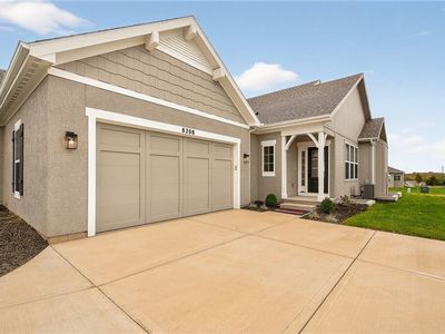 8208 Aurora St, Lenexa, KS, 66220
