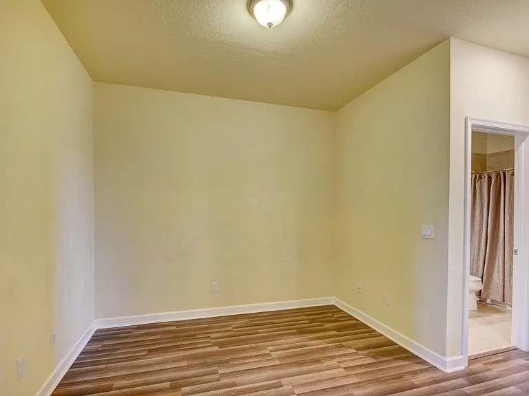 10385 Wellington Parc Dr — Photo 19
