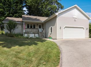 1225 Birmley Estates Dr, Traverse City, MI 49696