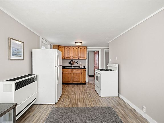 4th image of 14 Vermont St #B