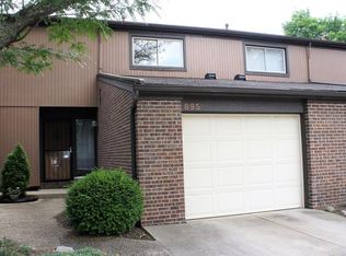 895 Quarry Dr, Akron, OH