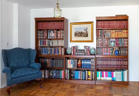4th image of 15 W 72nd St APT 17H