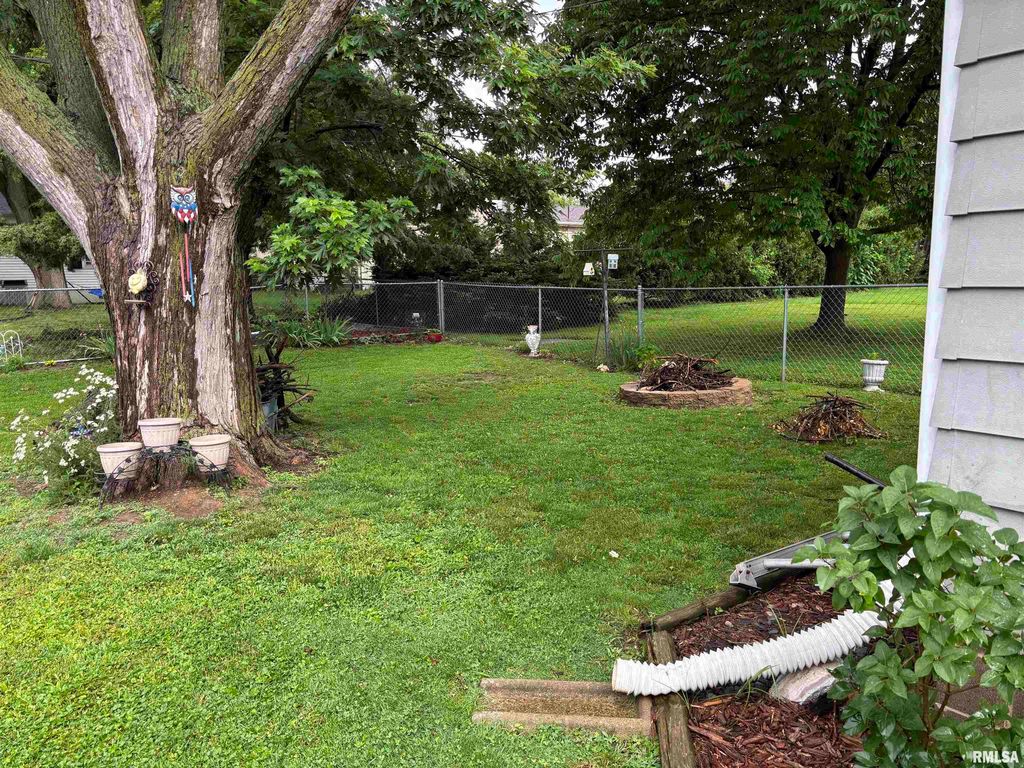 713 Oakland Ave, Quincy, IL - View 5