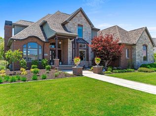 3210 W Saint Charles Pl, Peoria, IL