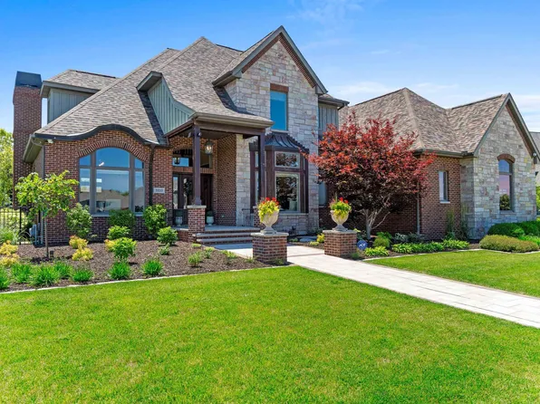 3210 W Saint Charles Pl, Peoria, IL 61615