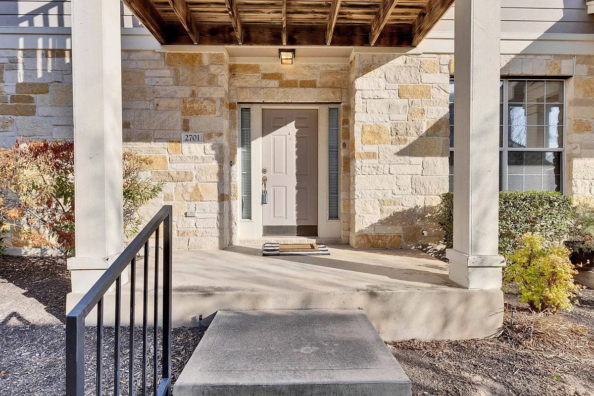 Building Photo - 1900 Scofield Ridge Pkwy #2701