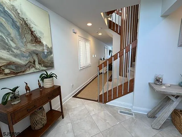 7 bed, 4.5 bath, $30,000 — Photo 2