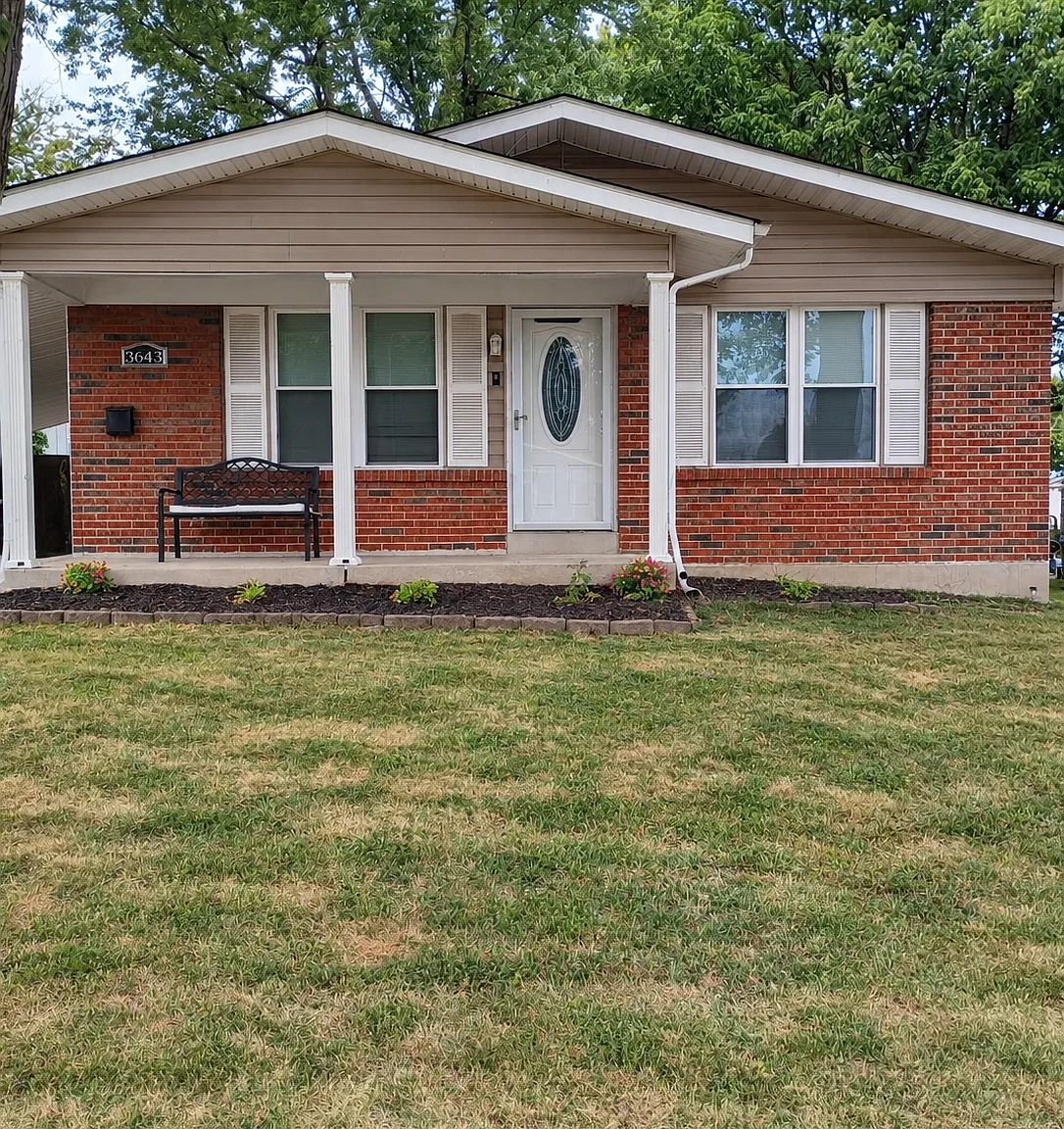 3 bed, 1102 sqft, $1,700 — Photo 1