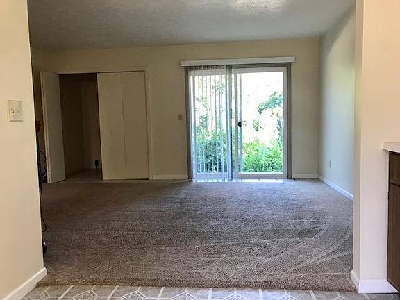 2nd image of 1020 Broadway St APT A1