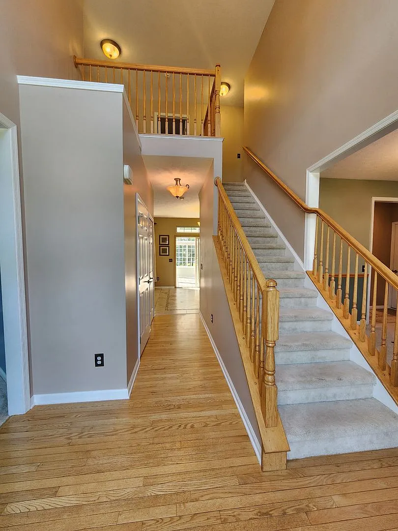 Gorgeous 4 Bedroom Home For Rent in Avon — Photo 2