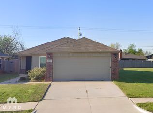 1724 Lanesboro Dr, Village, OK 73120